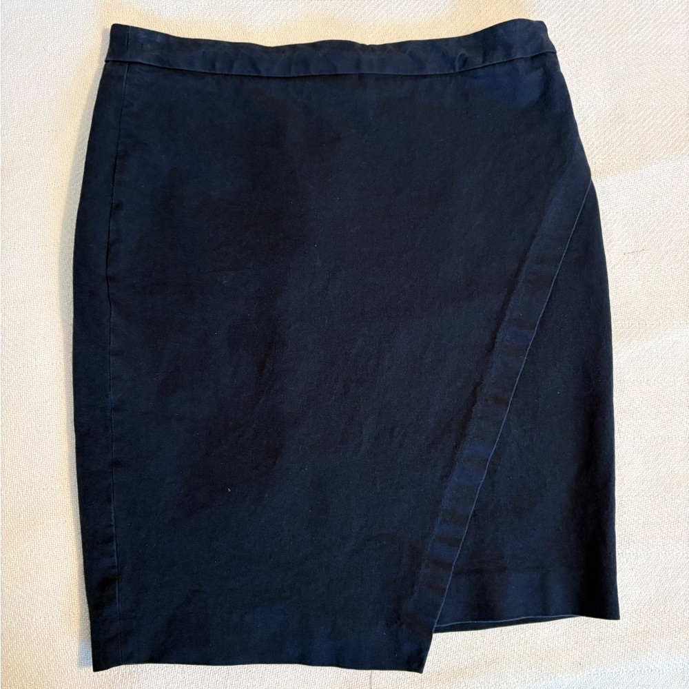 Banana Republic Navy Pencil Stretchy Asymmetric Skirt, size 6